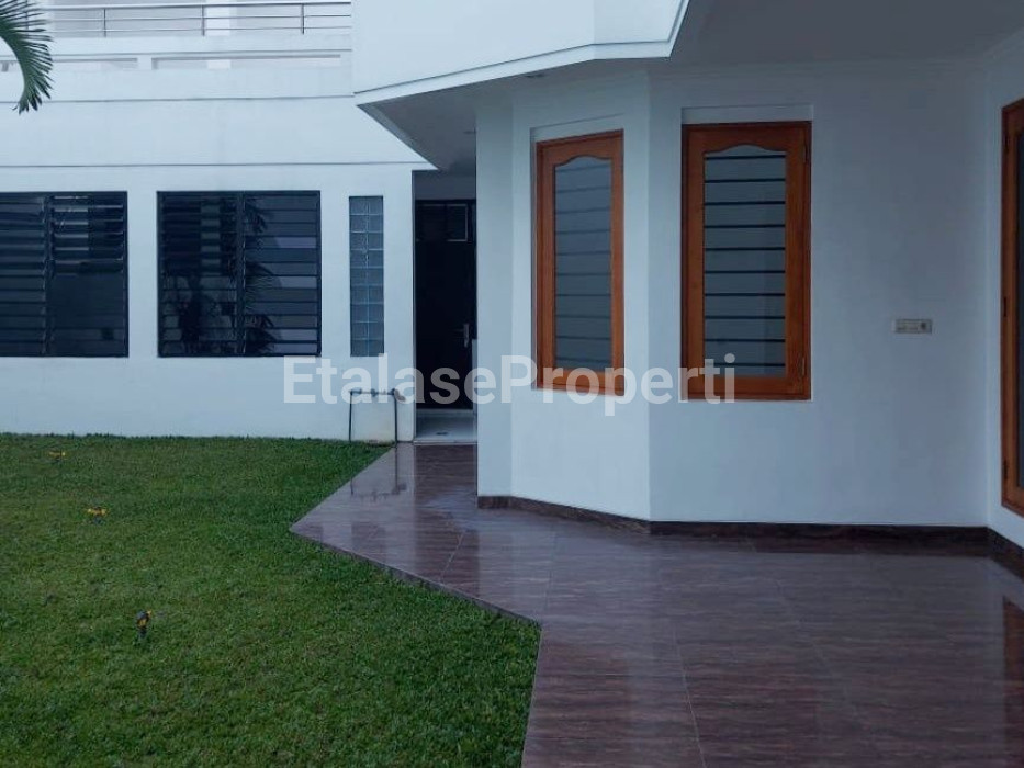 Foto properti DISEWAKAN RUMAH DI JALAN RAYA DARMO PERMAI SURABAYA BARAT 5
