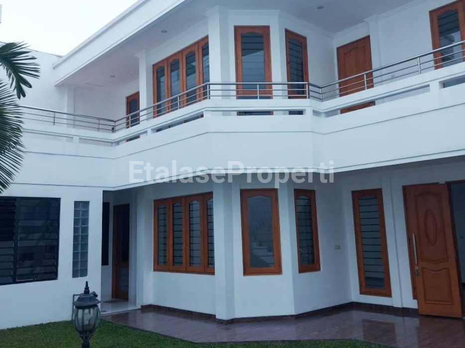 Foto properti DISEWAKAN RUMAH DI JALAN RAYA DARMO PERMAI SURABAYA BARAT 9