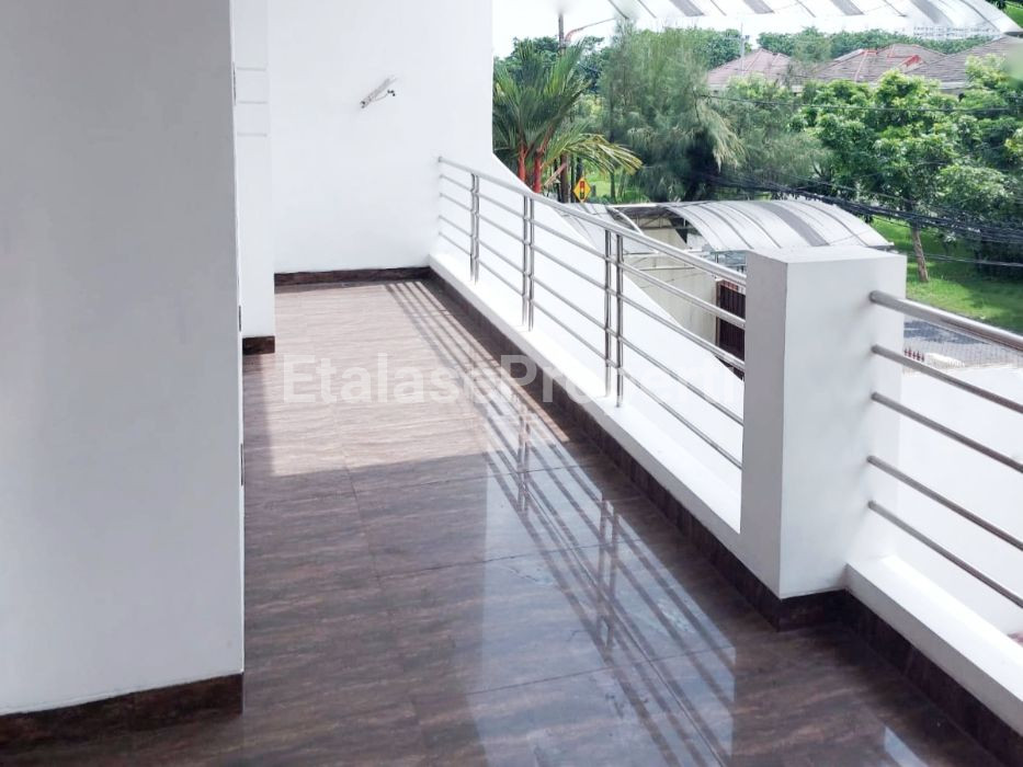 Foto properti DISEWAKAN RUMAH DI JALAN RAYA DARMO PERMAI SURABAYA BARAT 10