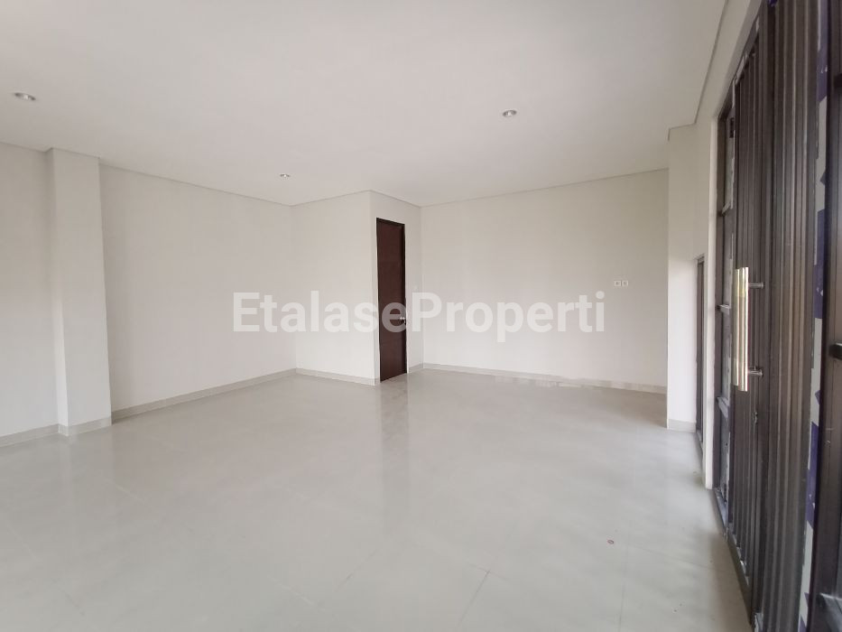 Foto properti Disewakan Ruko 3 Lantai 5