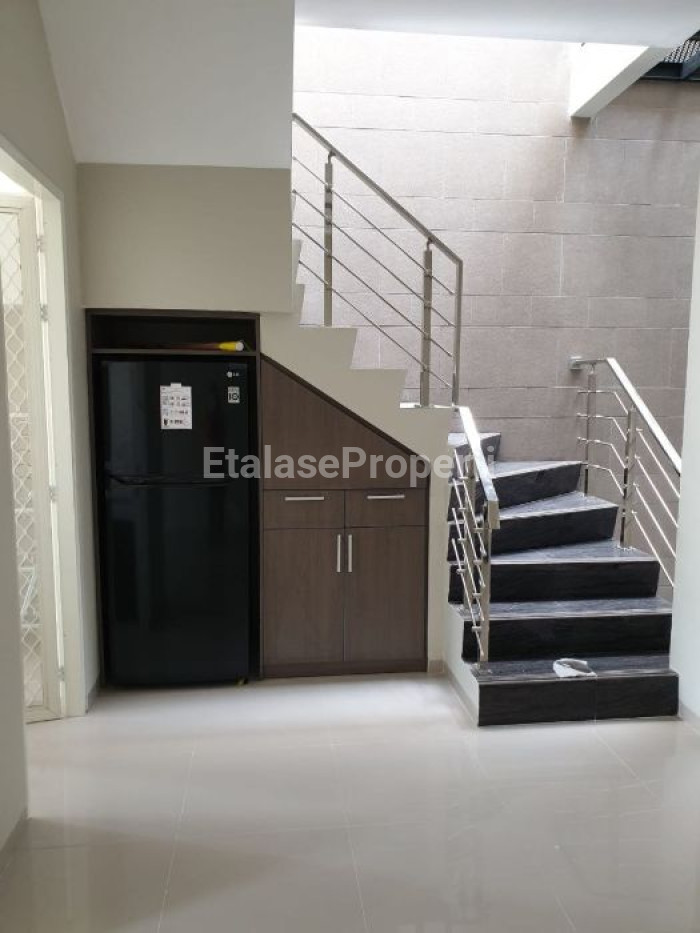 Foto properti Rumah 2 Lantai Sukolilo Dian Regency 2 2