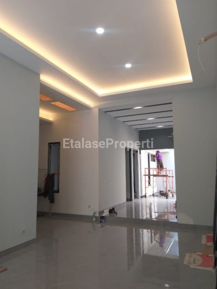 Foto properti Dijual Rumah Baru Bagus Gress Minimalis ‼️  RAYA MANYAR JAYA 5