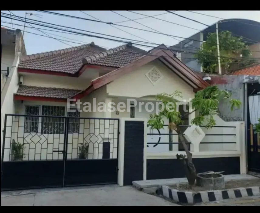 Foto properti Rumah Tengah Kota Daerah Bratang 1