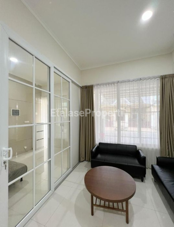 Foto properti Dijual Rumah Modern Minimalis 2 Lantai, Sutorejo Utara 3