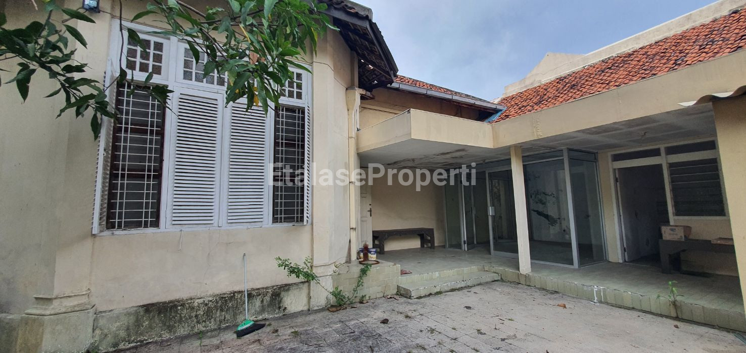 Foto properti Rumah Kolonial Belanda Cocok Untuk Semua Bisnis Strategis Daerah Komersial Jl. Pregolan Tengah Kota Surabaya 3