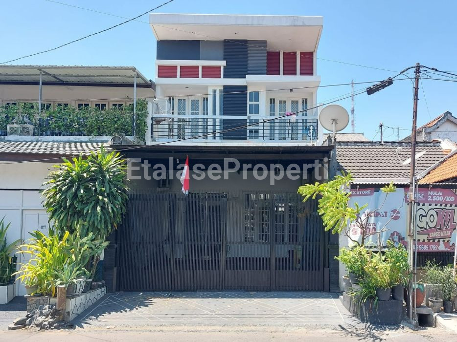 Foto properti DIJUAL RUMAH DI RAYA DARMO PERMAI SELATAN SURABAYA BARAT 1