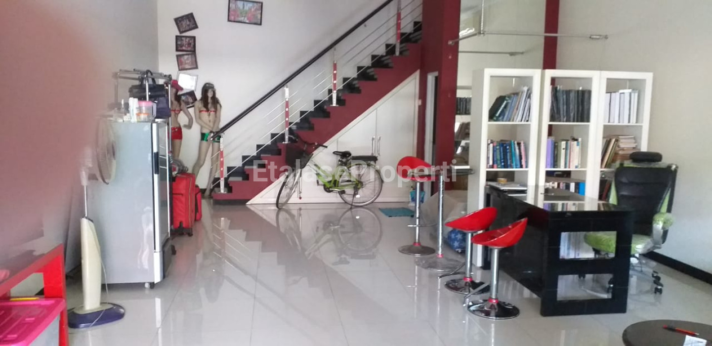 Foto properti DIJUAL RUMAH DI RAYA DARMO PERMAI SELATAN SURABAYA BARAT 4