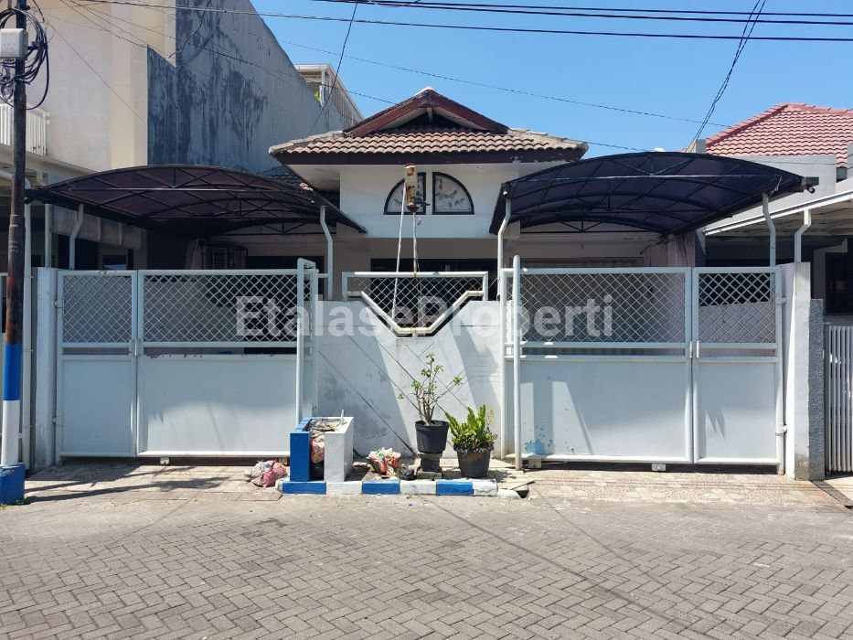 Foto properti DIJUAL RUMAH DI SIMPANG DARMO PERMAI SELATAN SURABAYA BARAT 1