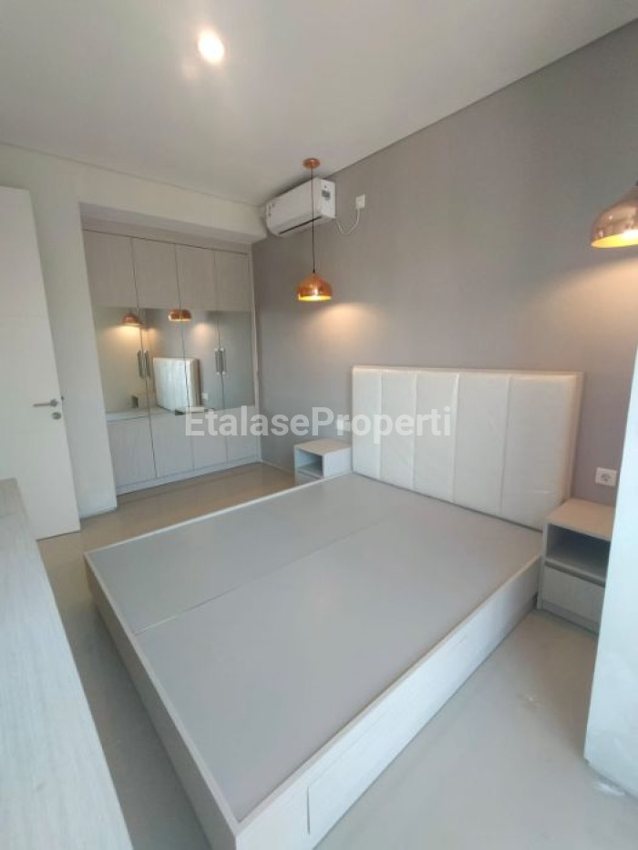 Foto properti Rumah Baru Sudah Renov Di Northwest Lake Citraland Surabaya 1