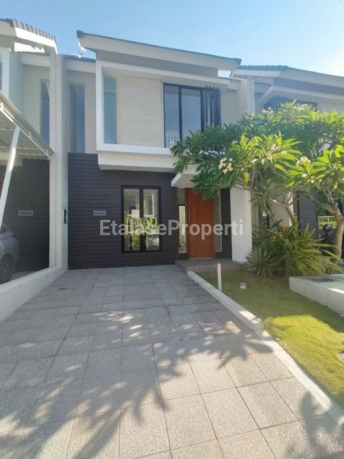 Foto properti Rumah Baru Sudah Renov Di Northwest Lake Citraland Surabaya 6