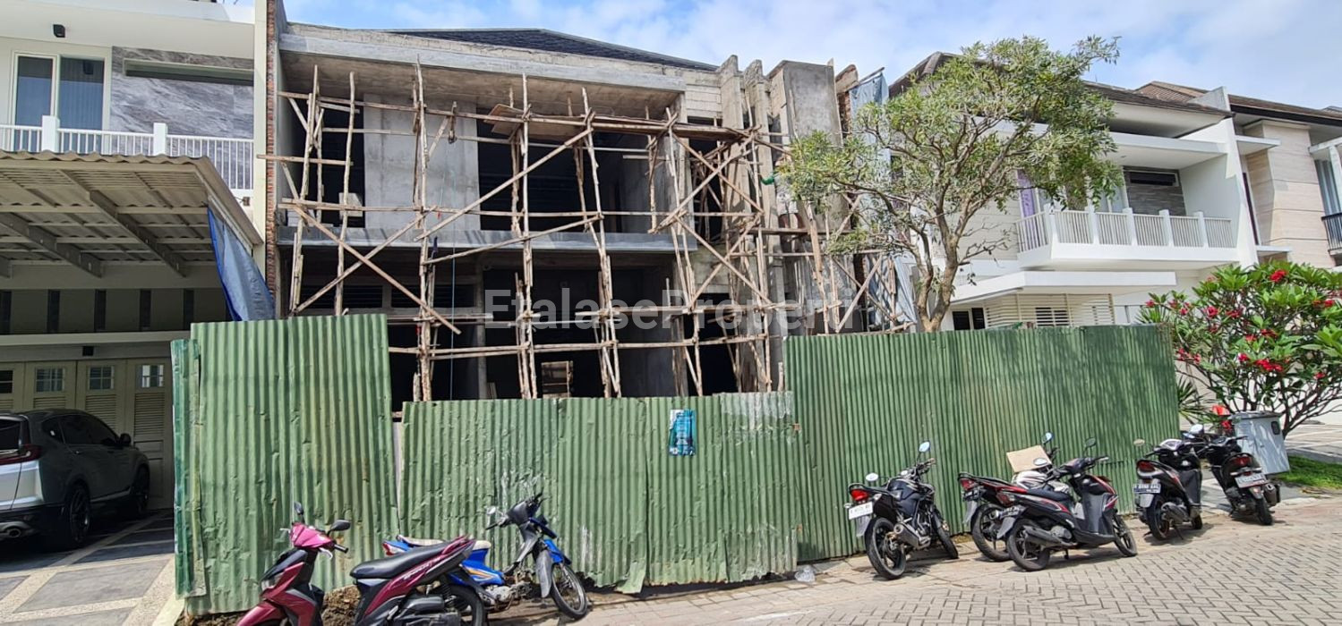 Foto properti A Brand New Home At Raffles Garden Citraland High Quality 3