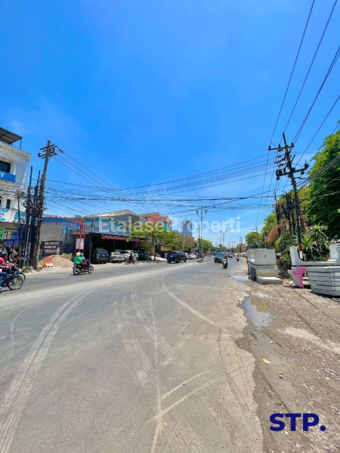 Foto properti Ruko 3,5 Lantai Di Jalan Raya Kalirungkut 3