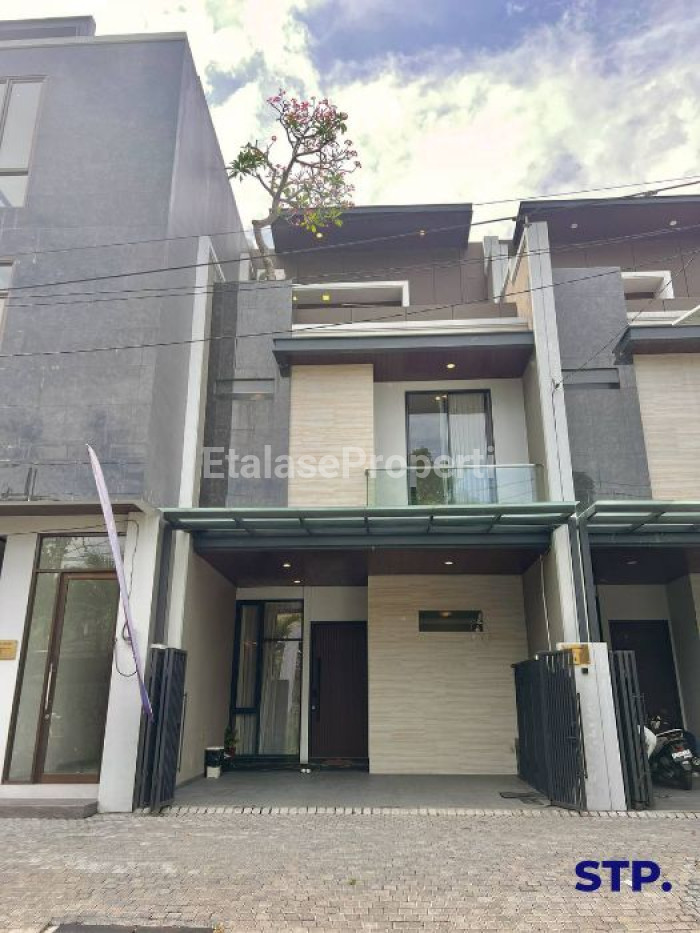 Foto properti 3 Unit! Townhouse Mewah 3 Lantai Di Pakis Tirtoasri Tipe Typical 1