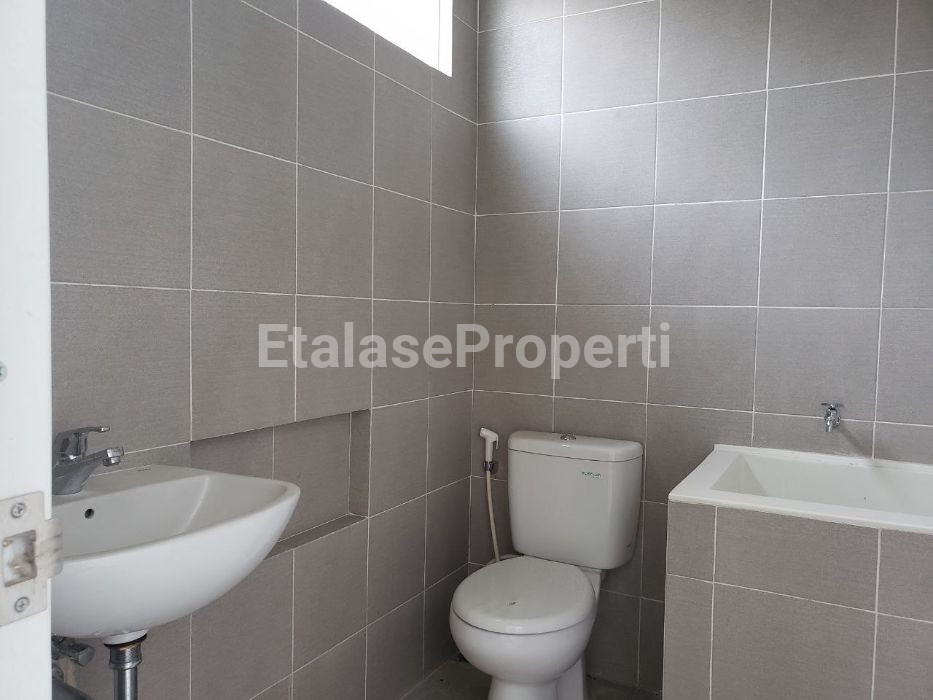 Foto properti Disewakan  Ruko Northwest Boulevard- 3 Lantai 1