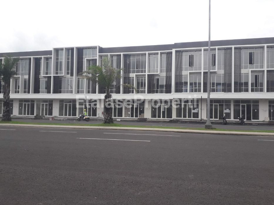 Foto properti Disewakan  Ruko Northwest Boulevard- 3 Lantai 3