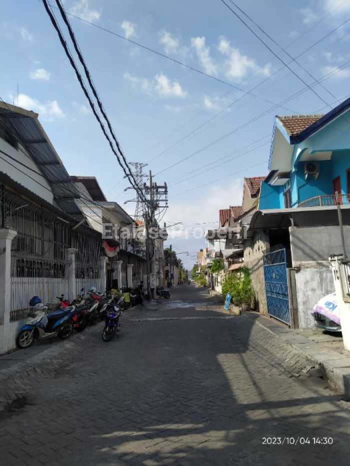 Foto properti Dijual Rumah Hitung Tanah Murah Di Lebak Permai Surabaya Harga 13juta/meter² 8