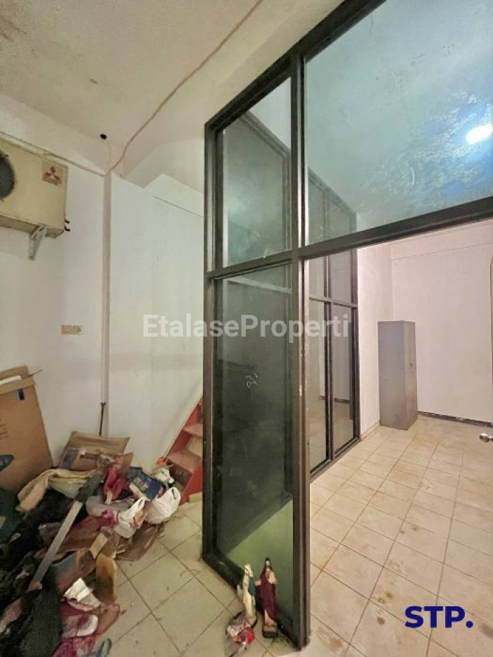 Foto properti Exclusive Listing, Ruko Jemursari 3 Lantai Second Road 2