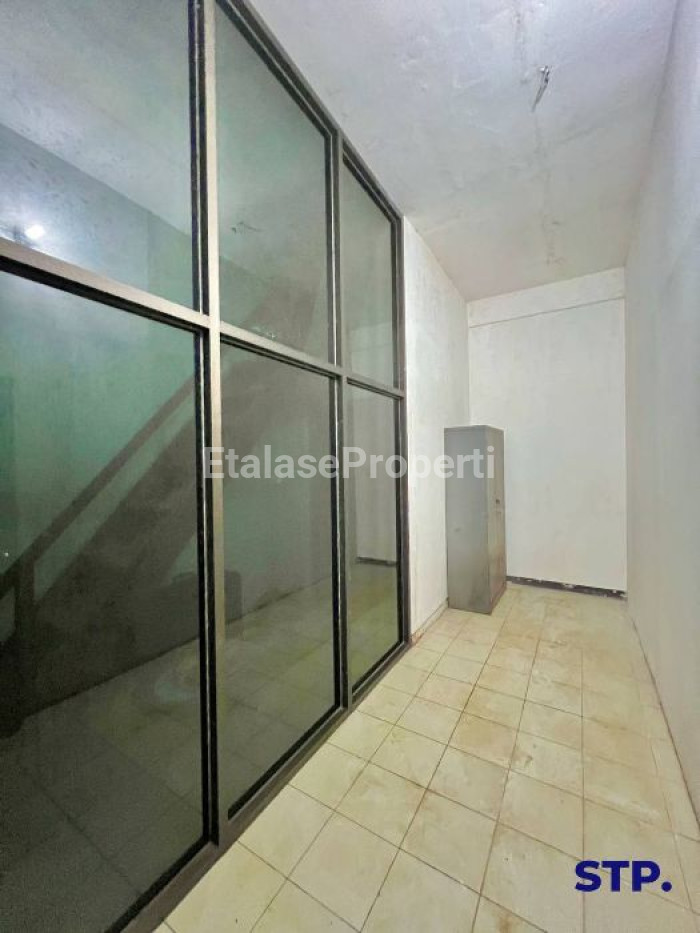 Foto properti Exclusive Listing, Ruko Jemursari 3 Lantai Second Road 3