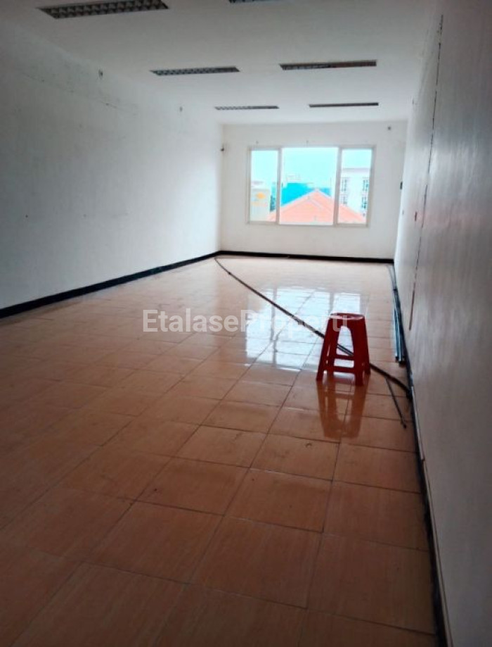 Foto properti Disewakan Ruko 4 Lantai Pusat Kota Jalan Karimun Jawa Depan RS Siloam 4