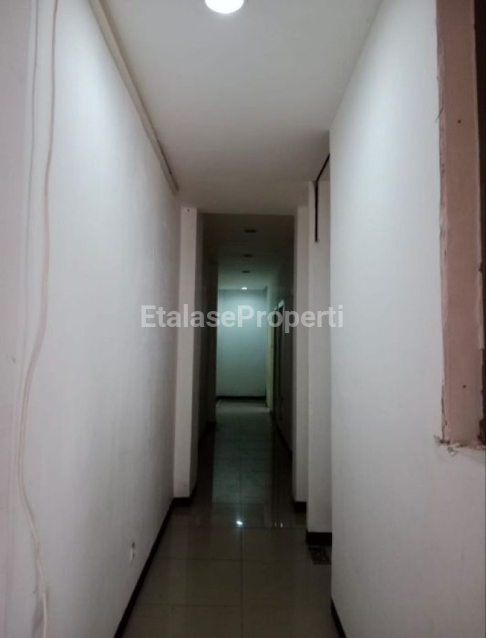 Foto properti Disewakan Ruko 4 Lantai Pusat Kota Jalan Karimun Jawa Depan RS Siloam 9