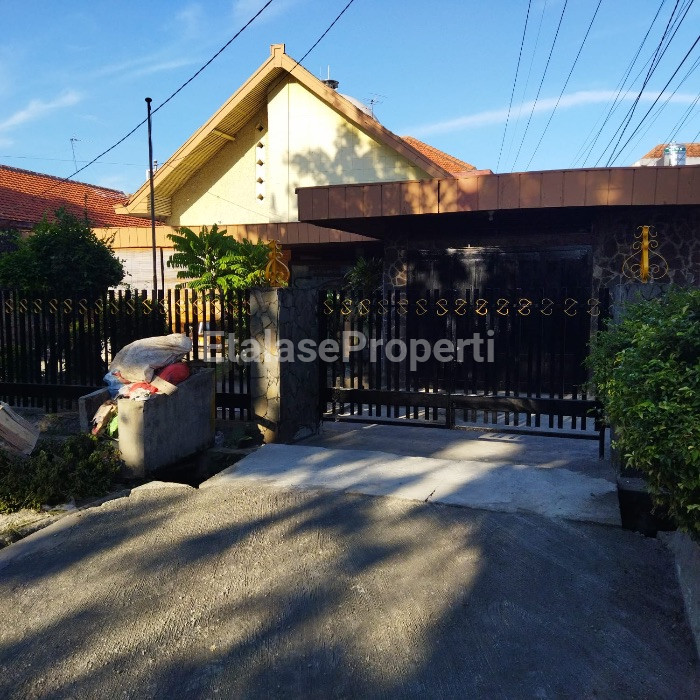 Foto properti Rumah Dijual Di Ngagel Mulyo, Pinggir Jalan Besar, Row Jalan Lebar 2