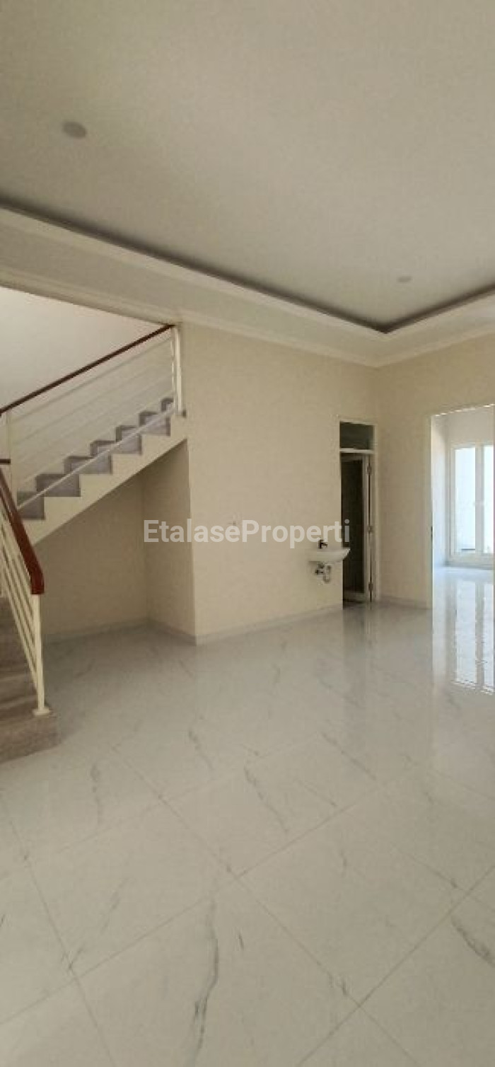 Foto properti Dijual Rumah Model Scandinavian 2