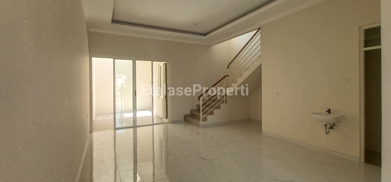 Foto properti Dijual Rumah Model Scandinavian 3