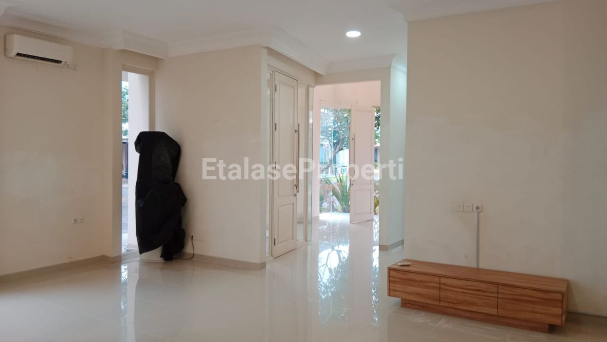 Foto properti DISEWAKAN Rumah Pakuwon Indah 2