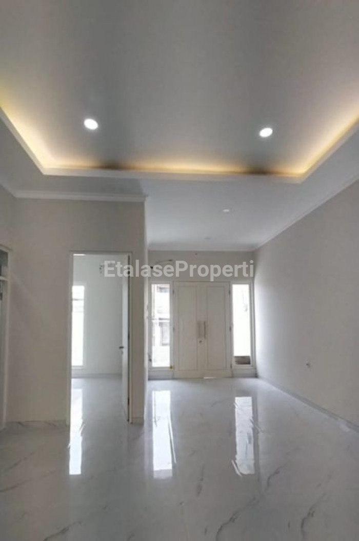 Foto properti Rumah Tengah Kota Di Komplek Elit Wisma Mukti 6