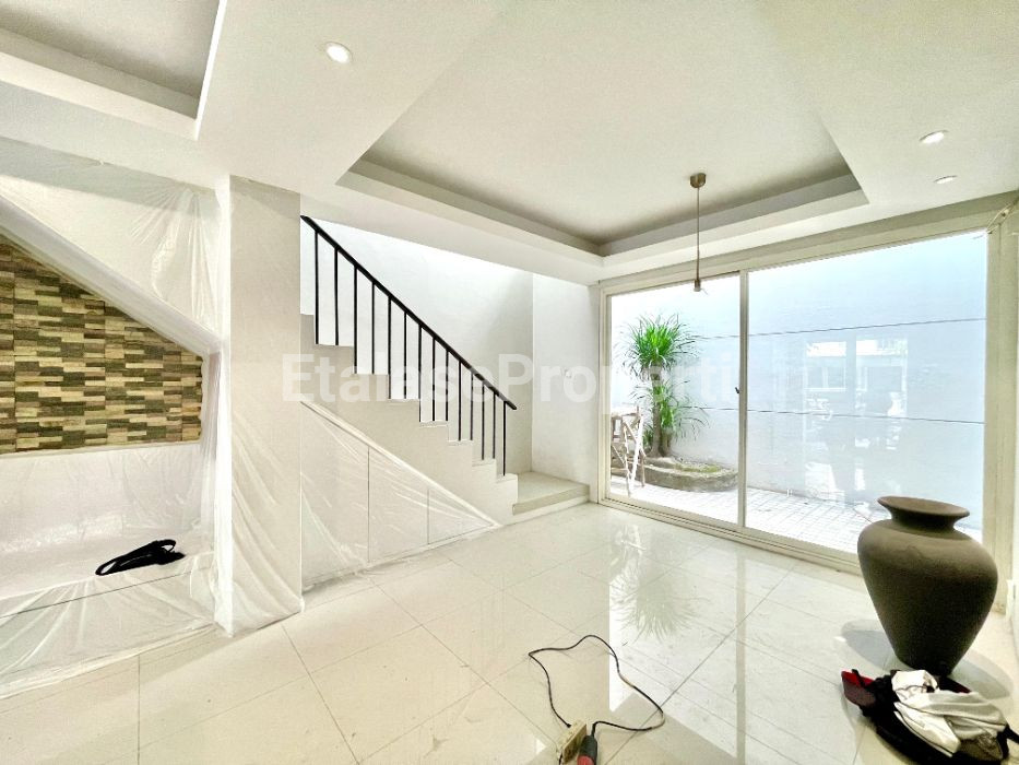 Foto properti *Dijual Rumah Dian Istana Mocca Vrbana* 1