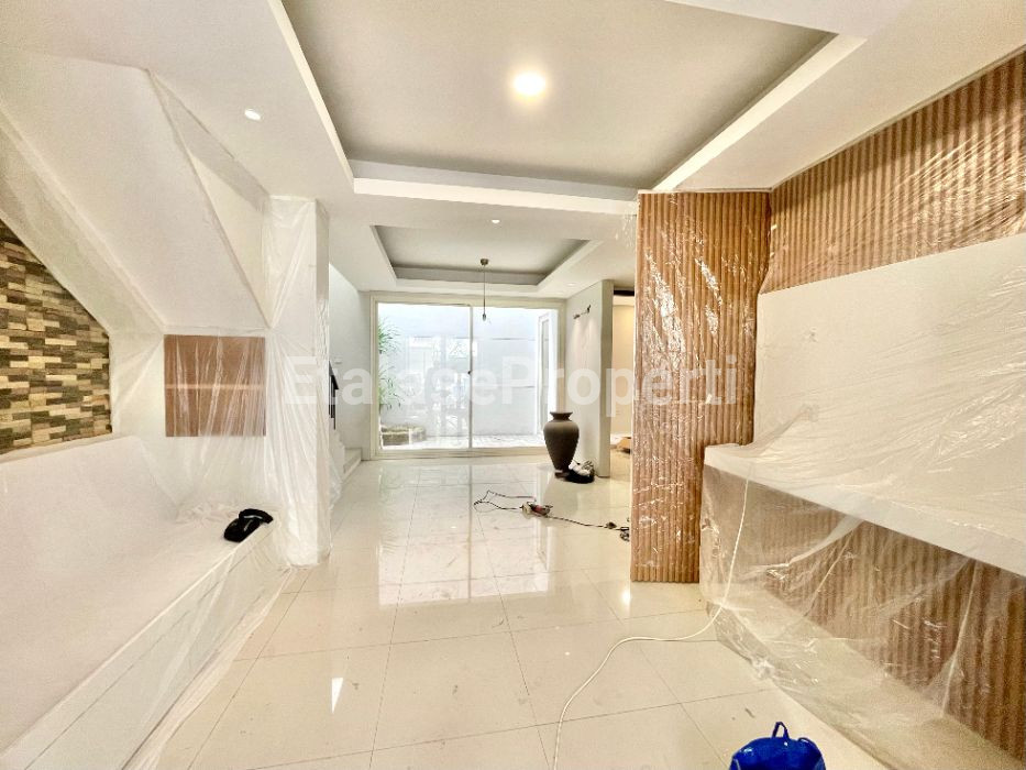 Foto properti *Dijual Rumah Dian Istana Mocca Vrbana* 2