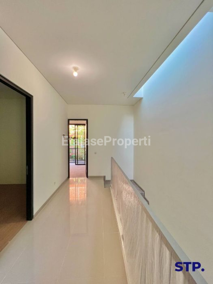 Foto properti Sisa 1 Unit, Rumah Scandinavian Kalijudan Barat Surabaya Timur 6