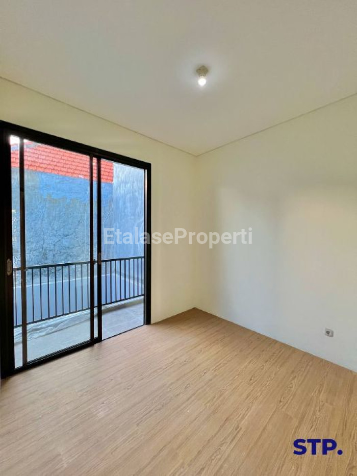 Foto properti Sisa 1 Unit, Rumah Scandinavian Kalijudan Barat Surabaya Timur 9