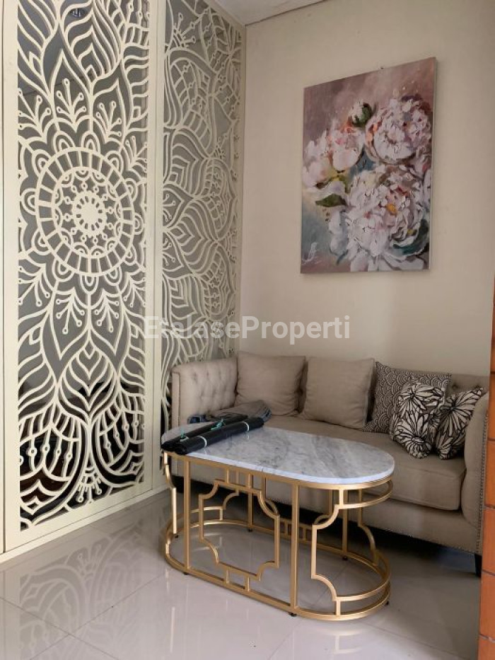 Foto properti DIJUAL RUMAH 2 Lantai SEMI FURNISHED CITRA GARDEN SIDOARJO 2