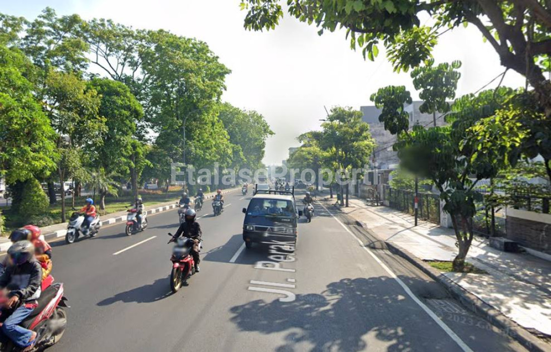 Foto properti Jual Cepat, Rumah Komersil Lebar 12 Di Jalan Perak Timur, Surabaya Utara 2