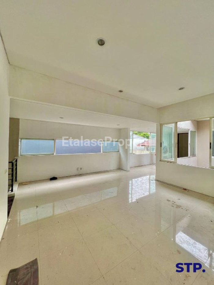 Foto properti Jual, Rumah Mewah Graha Natura Sudah Renovasi 7