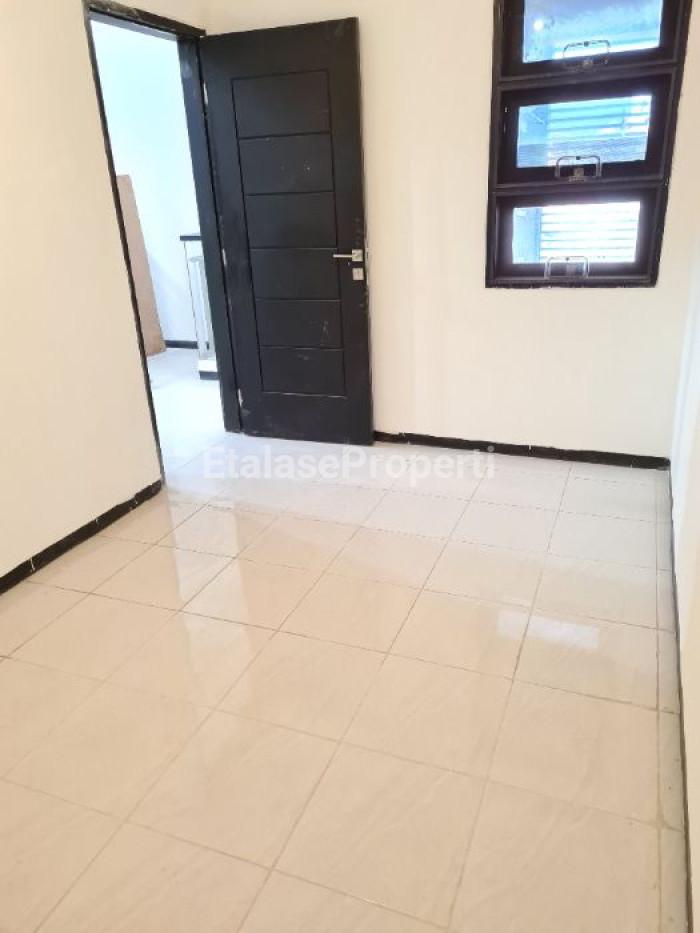 Foto properti Dharmahusada Utara 5 BR Dekat Superindo Dan RM Bu Rudy 5