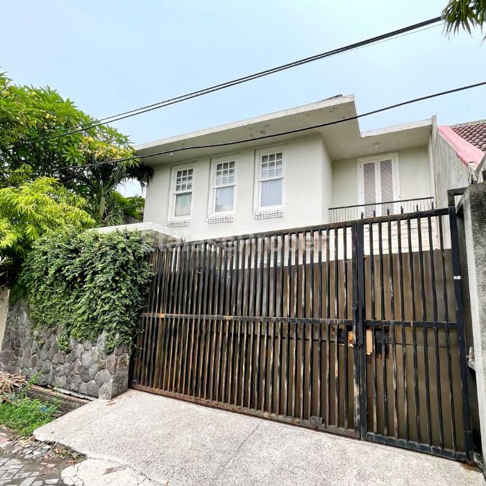 Foto properti *Dijual Cepat! Rumah Simpang Darmo Permai Selatan ( SDPS )* 5