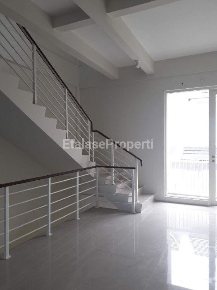 Foto properti Disewakan Ruko Northwest Boulevard 3 Lantai 3