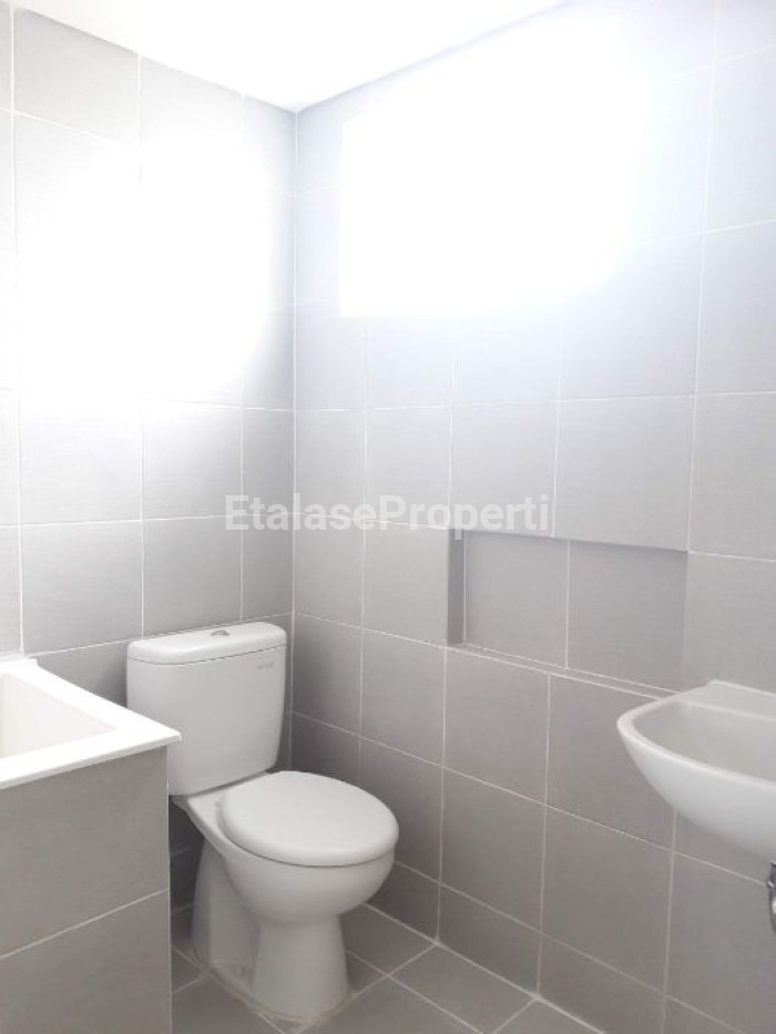 Foto properti Disewakan Ruko Northwest Boulevard 3 Lantai Ruko BARU Gress 10