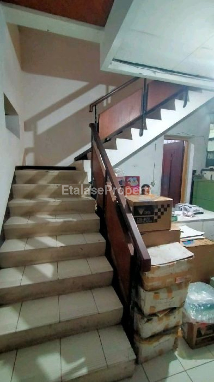 Foto properti JUAL Rumah Hitung TANAH Area Komersiil Sederet Mirota 3