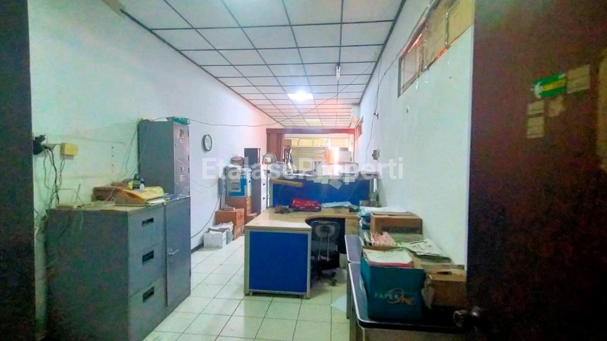 Foto properti JUAL Rumah Hitung TANAH Area Komersiil Sederet Mirota 4