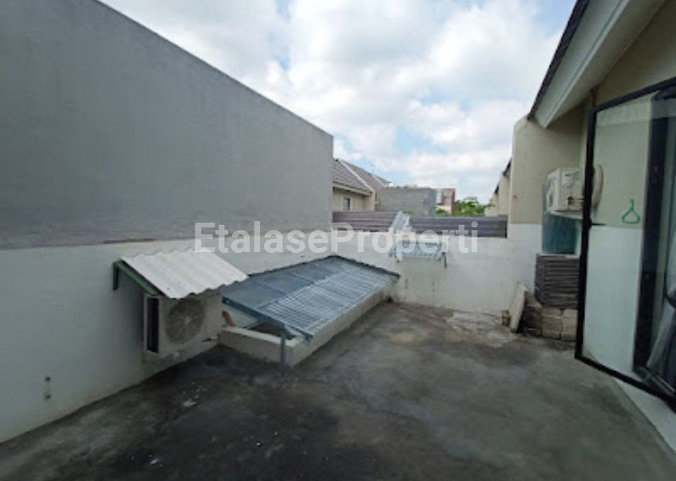 Foto properti Disewakan Rumah 2 Lantai 2