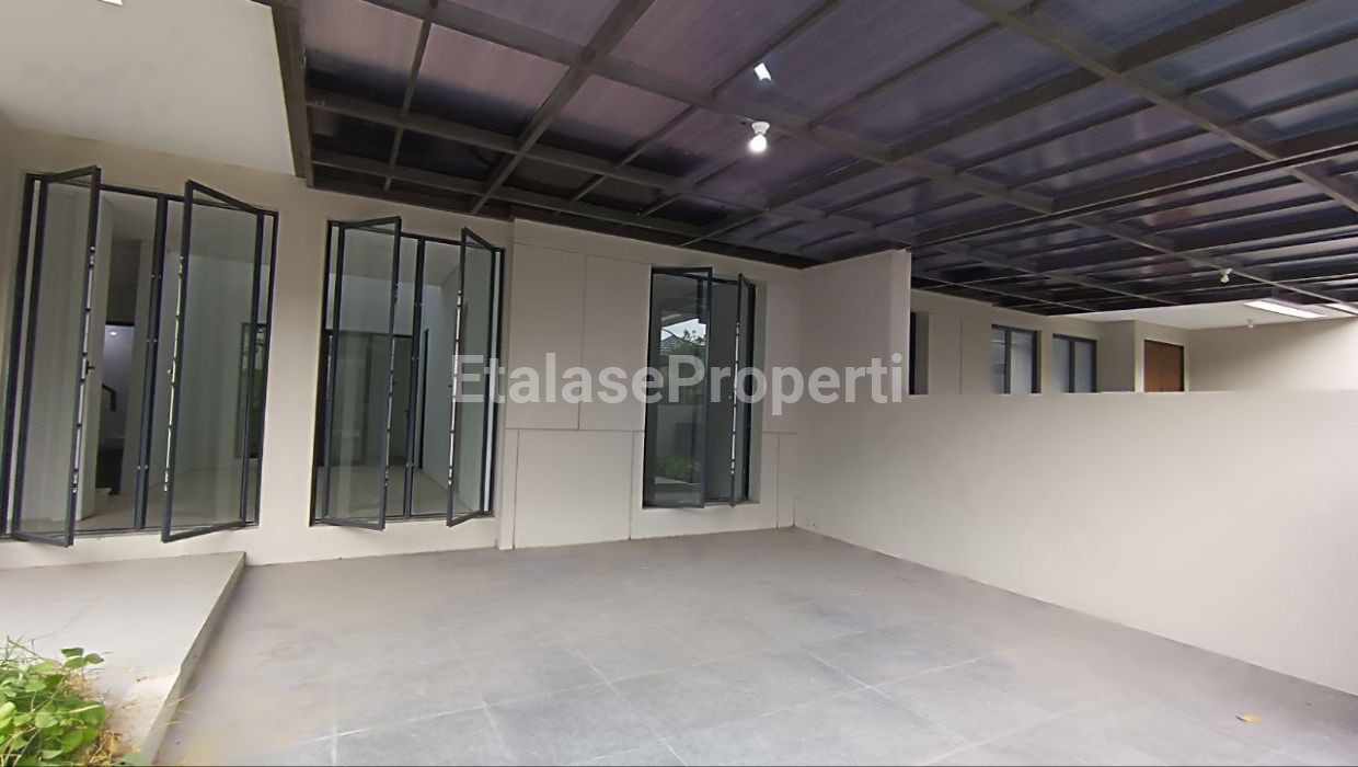 Foto properti Dijual Rumah Baru Gress 8
