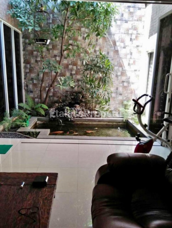 Foto properti Rumah Mewah Gayungsari, Surabaya. 3