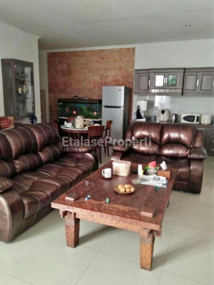 Foto properti Rumah Mewah Gayungsari, Surabaya. 5