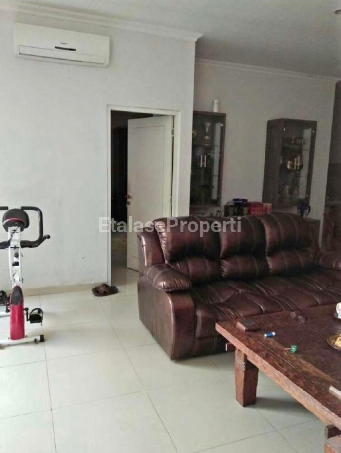 Foto properti Rumah Mewah Gayungsari, Surabaya. 10