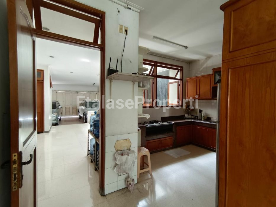 Foto properti Dijual Rumah Jalan Raya Utama ARAYA 9