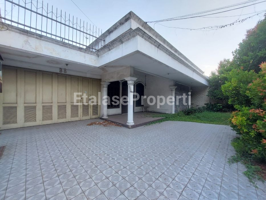 Foto properti Disewakan Rumah Raya Dharmahusada Indah 2