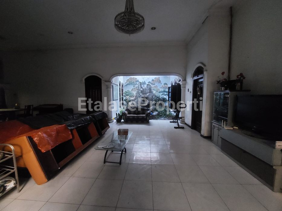 Foto properti Disewakan Rumah Raya Dharmahusada Indah 4